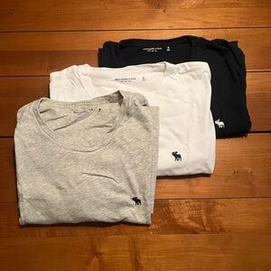 3 men's Abercrombie tees